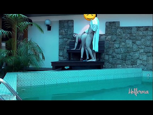 ❤️ Baas nooi bediende swembad toe, maar kon nie 'n warm weerstaan ​​nie Porno op af.osagoassist.ru ❌️